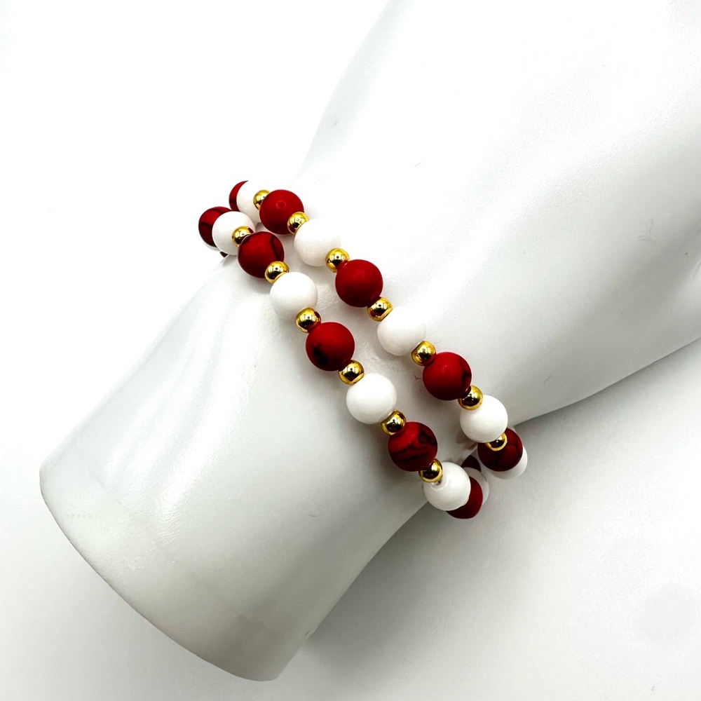 Red and White Christmas Bracelets on Stretch String | Set of 2